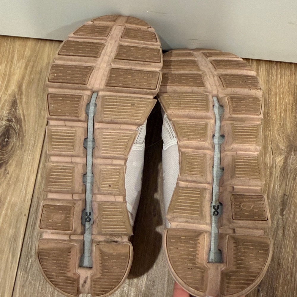 On Running Cloud Shoes in Light Cream and Beige - Picture 5 of 6